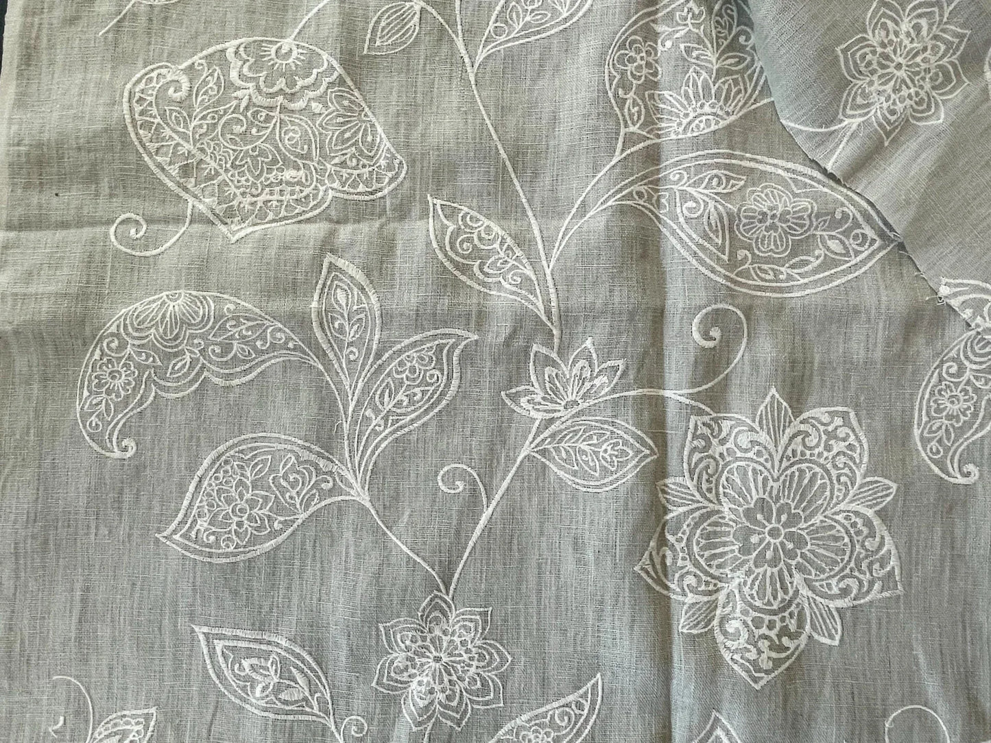 3 Berkbox54  1.25Y x 55" Scalamandre Madhavi White on Seagreen Linen Embroidery Gray Botanical MSRP USD 272/Y