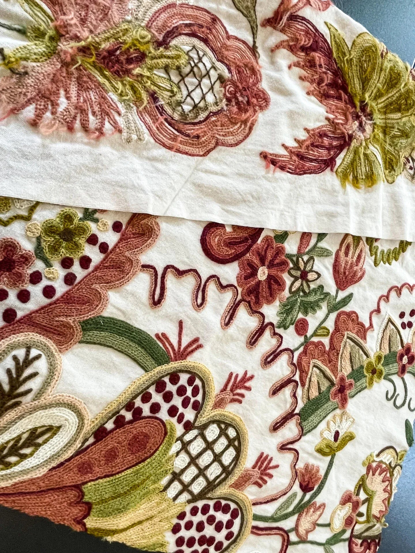 13 Berkbox54  27x27" Scalamandre Square Floral Red and Green Crewel Embroidery Lalita  MSRP USD494/Y