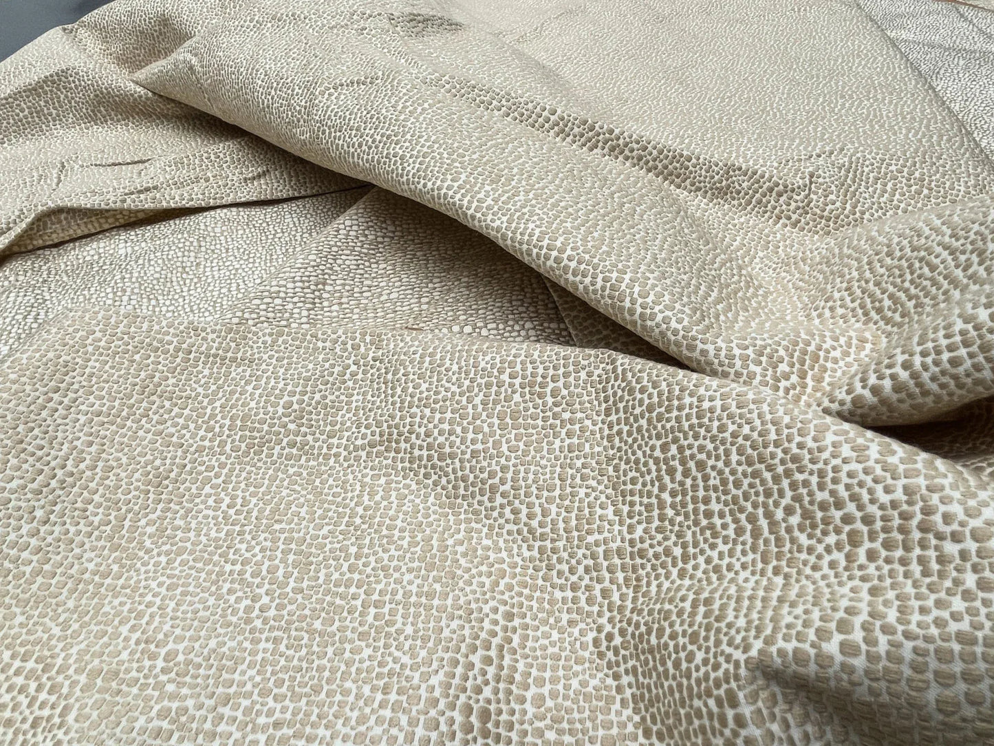 12 Berkbox58 2.4yard Scalamandre SHAGREEN Champagne Beige Animal Skin Texture MSRP USD250/y