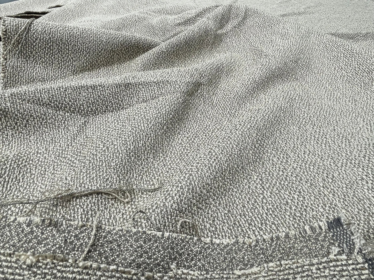 7 Berkbox59 4.6 yard Scalamandre Woven Pebble Texture Modern Luxury Gray