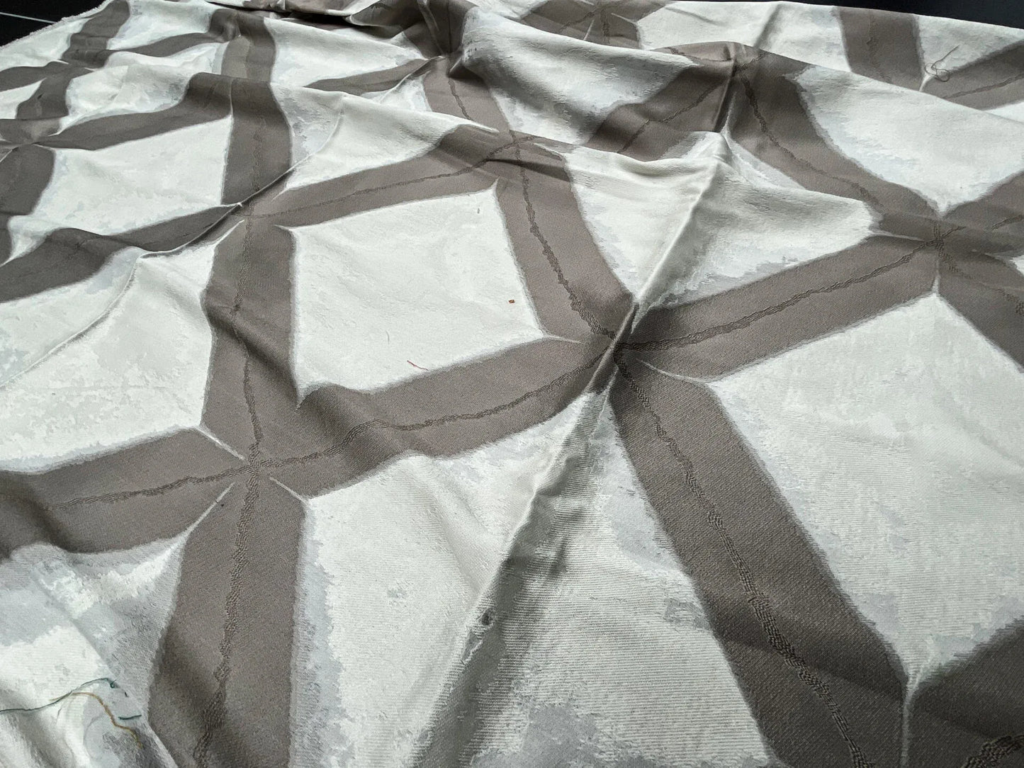 2 Berkbox60 1.2yard Scalamandre COSMIC RAY Starlight Diamond Brown Cream  MSRP USD204/y