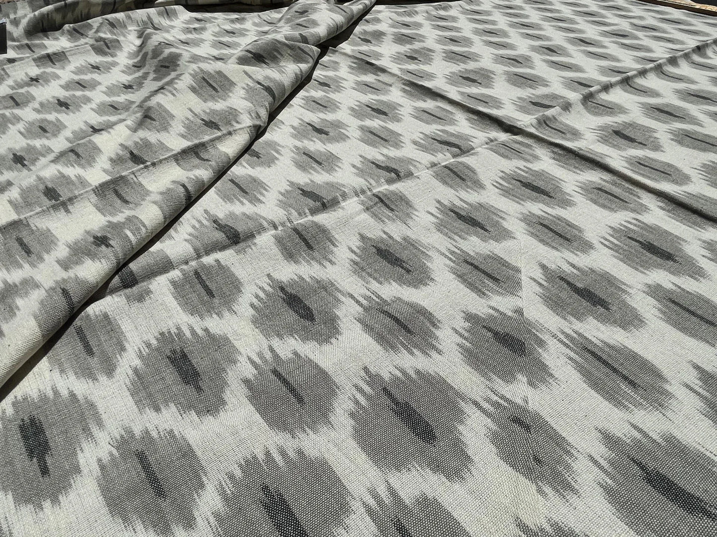 6 Berkbox61 1.4 yard Scalamandre AMARA IKAT WEAVE Stone Beige MSRP USD 150/y