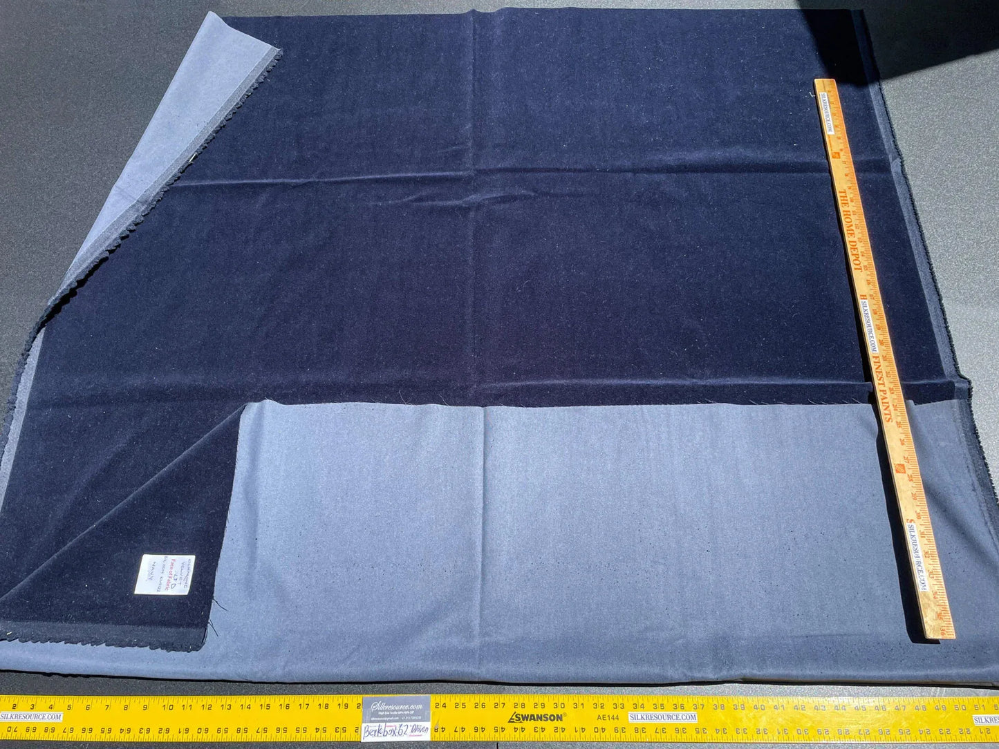 1 Berkbox62 1.5 yard Scalamandre RICHMOND VELVET Navy MSRP USD154/y