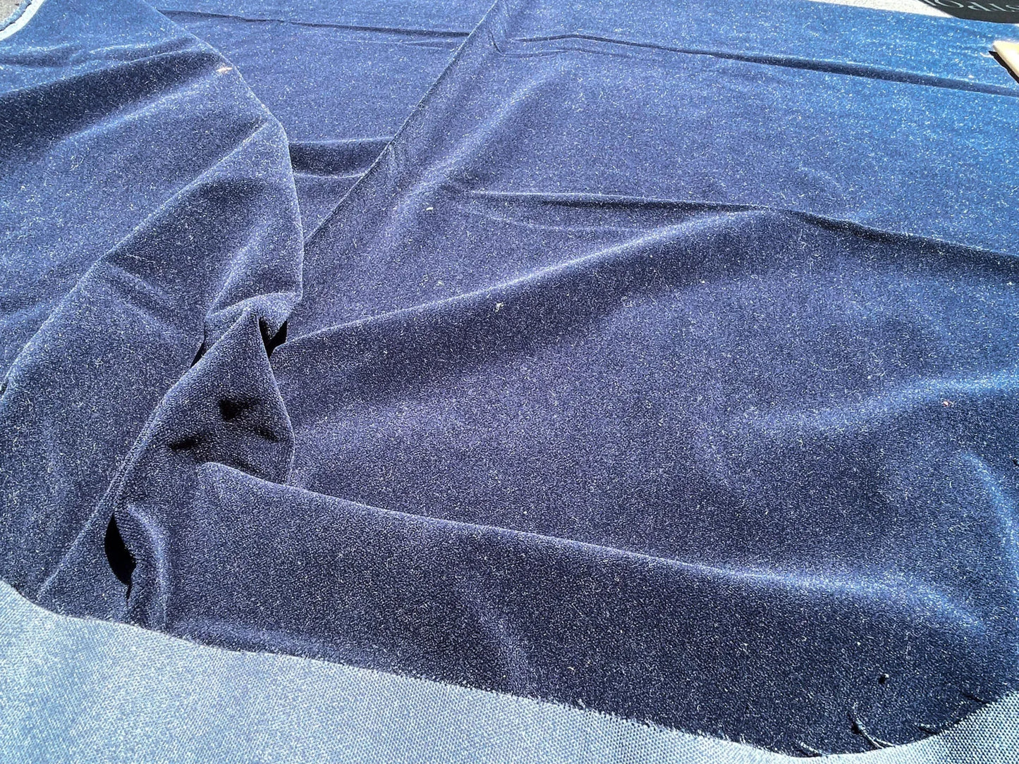 1 Berkbox62 1.5 yard Scalamandre RICHMOND VELVET Navy MSRP USD154/y