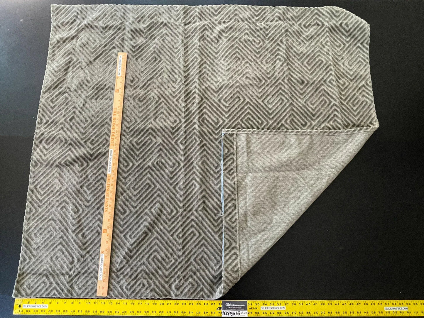 10 Berkbox63 1.2 yard Scalamandre MEANDER VELVET Stone Cut Velvet Outdoor Brown Gray MSRP USD350/y