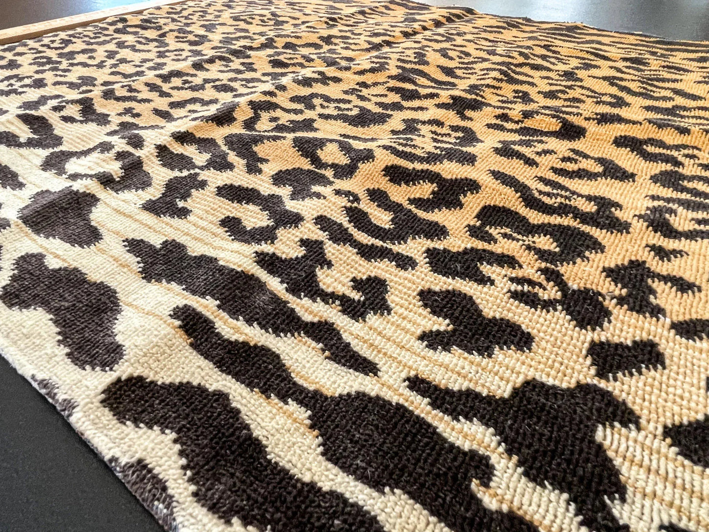 11 Berkbox63 27"x27" Scalamandre Square Old World Weavers Leopard Velvet in Piccolo Hiend Animal skin Cheetah Orange Black Velvet MSRP USD 500+/yard