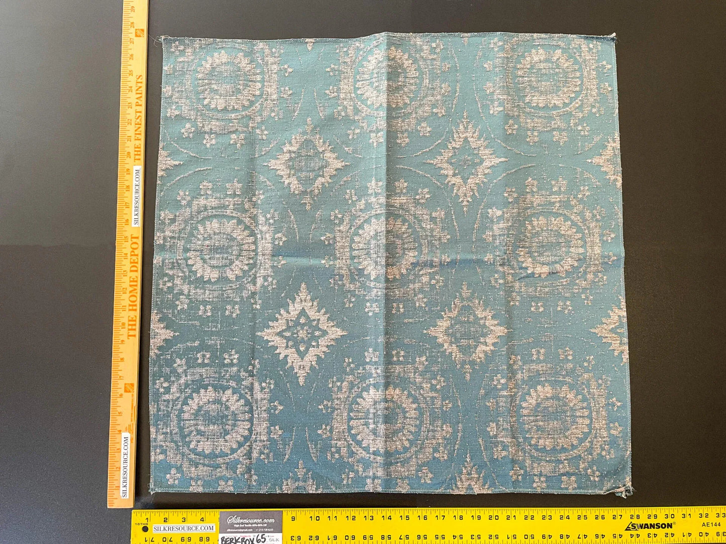 4 Berkbox65 27"x27" Square Scalamandre MANDALA Green on Gray Medallion MSRP USD258/y