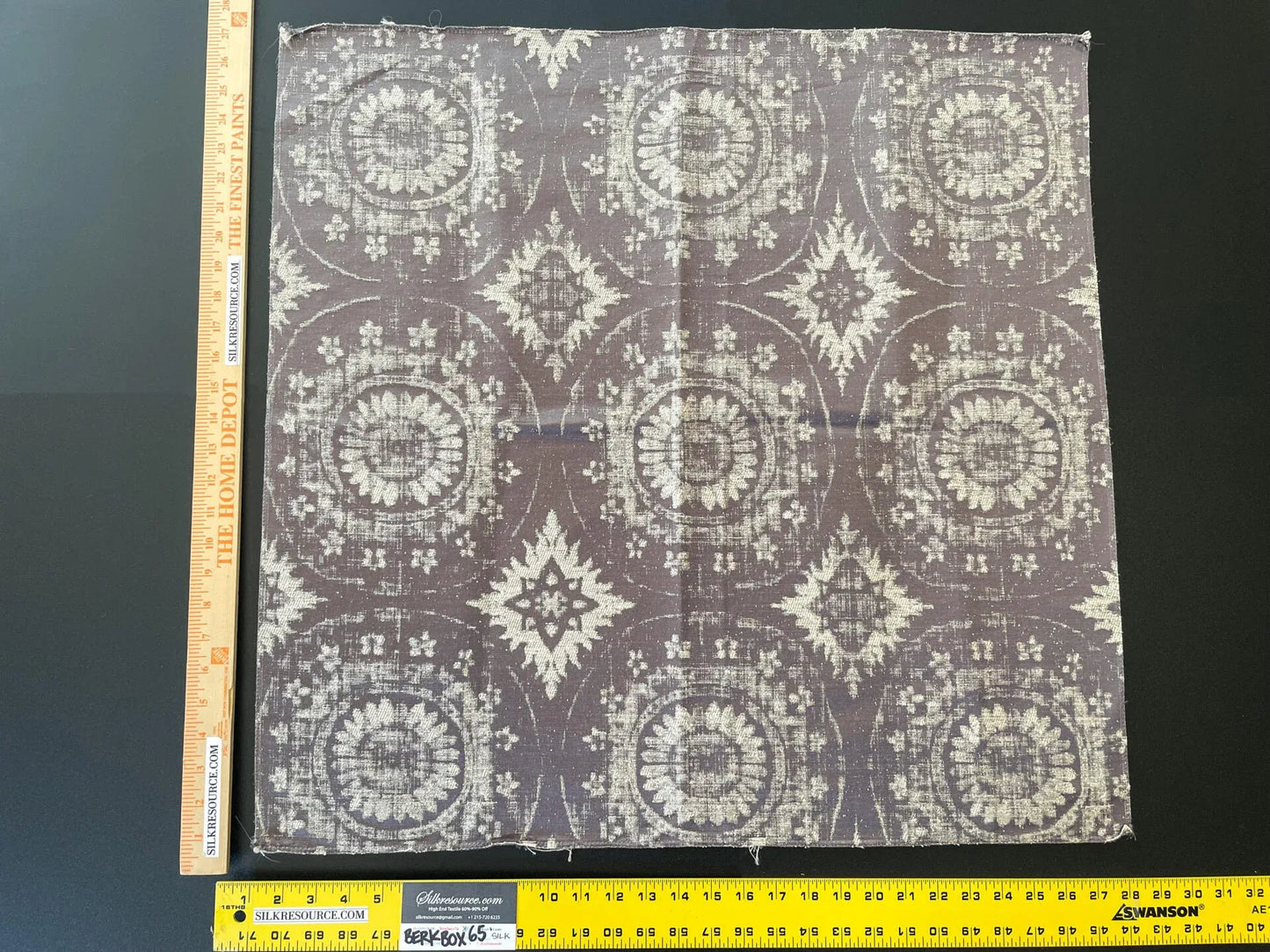 23 Berkbox65 26"x26" SQUARE Scalamandre MANDALA Brownish on Gray Medallion MSRP USD258/y