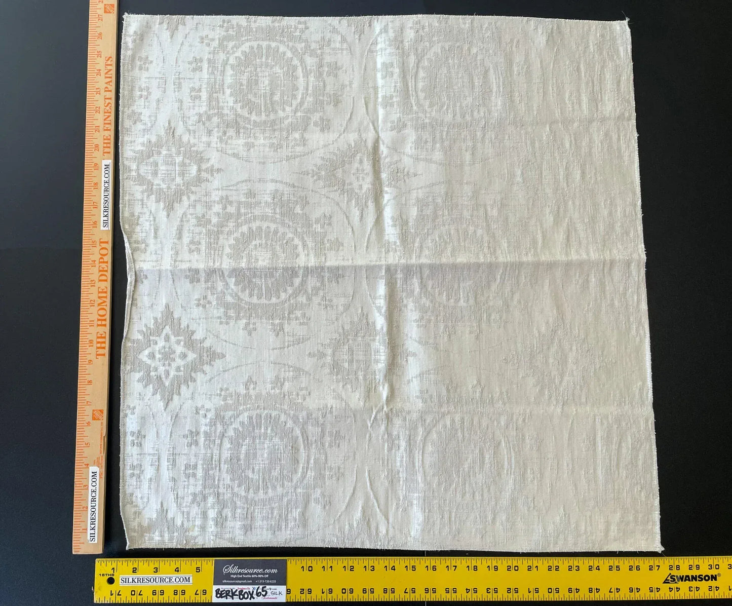 27 Berkbox65 27"x27" SQUARE Scalamandre MANDALA White Medallion MSRP USD258/y