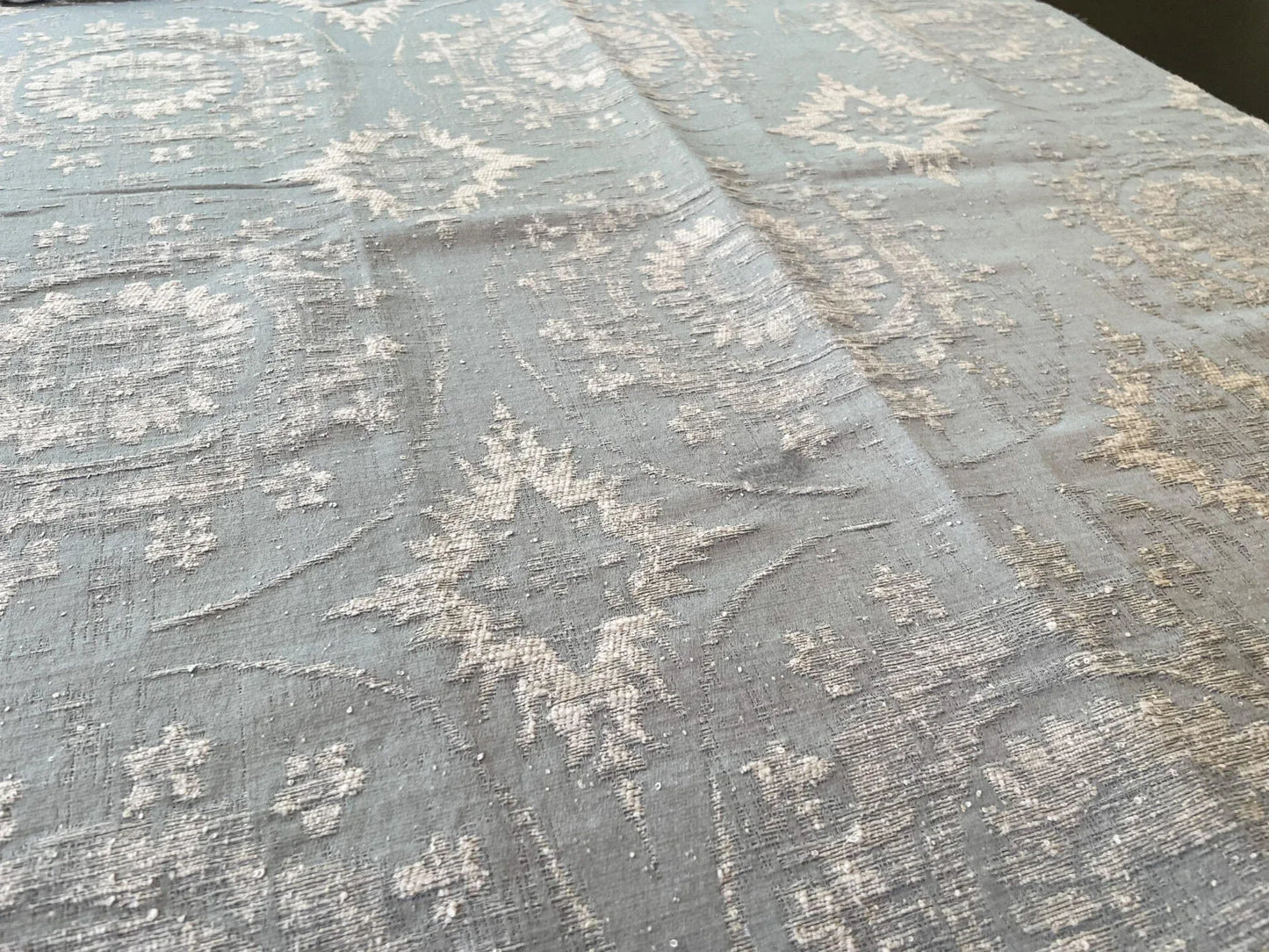 29 Berkbox65 27"x27" SQUARE Scalamandre MANDALA Gray Beige Medallion MSRP USD258/y