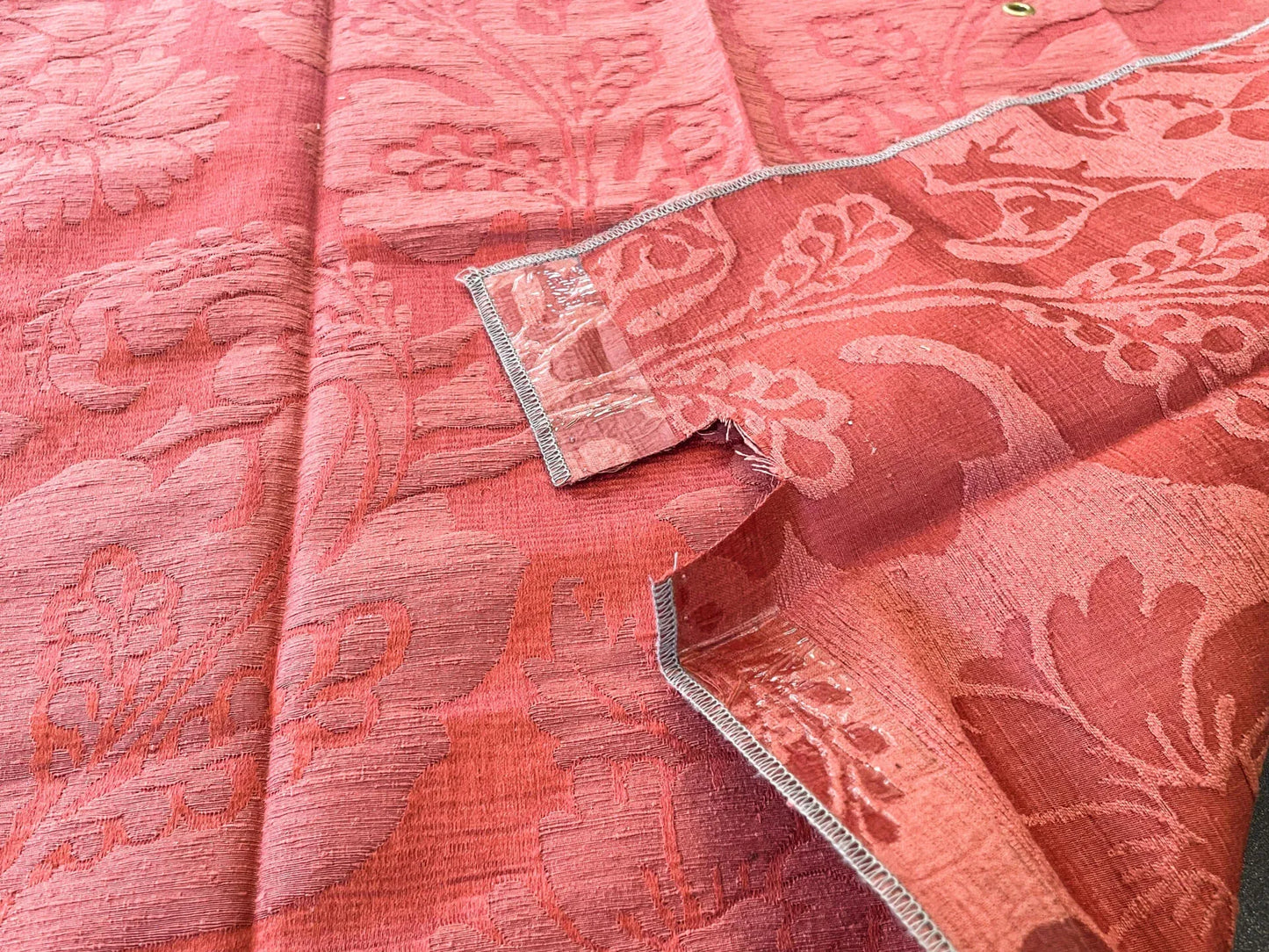 15 Berkbox66 28"x 25" Scalamandre Silk Damask Red Botanical Minor Defect