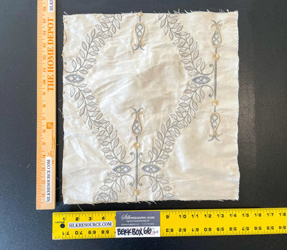 30 Berkbox66 15"x15" Square Scalamandre Floral Embroidery White Light Blue