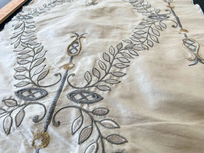 30 Berkbox66 15"x15" Square Scalamandre Floral Embroidery White Light Blue