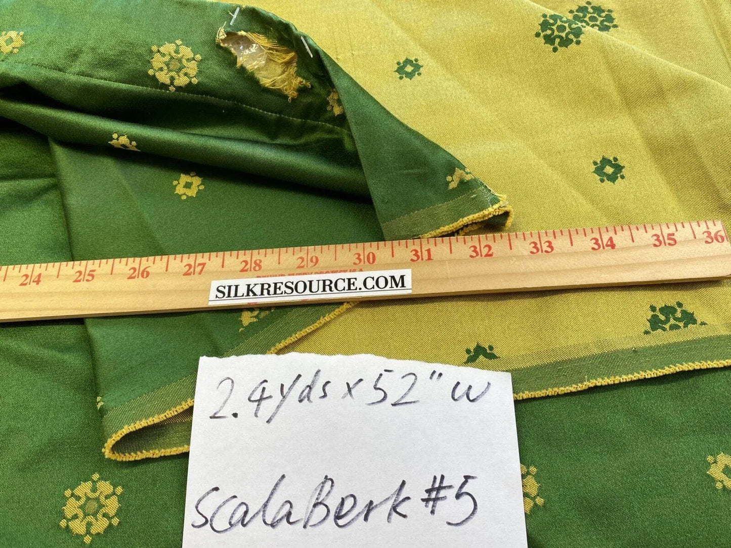 2.4ydx52"w Scalamandre Emerald Green Yellow Sunflower Medallion Silk Lampas White House