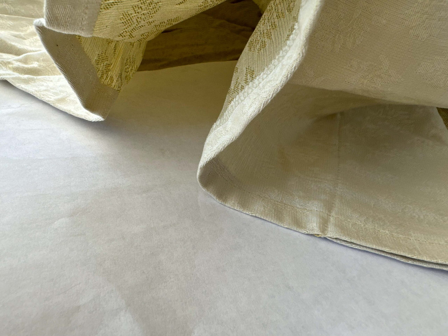 3 EV38 Scalamandre Petite Fleur Strie Cream Floral Small Scale Strie 2.4y MSRP USD318/y