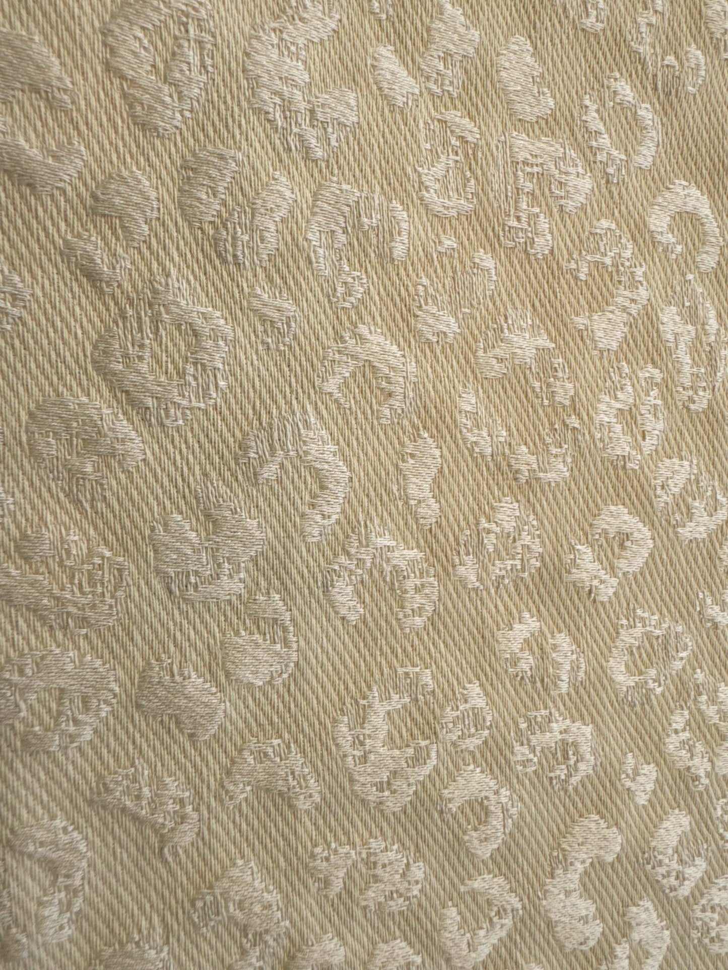 6 EV38 Scalamandre Small Scale Texture Leopard Animal Skin Beige Cream 1.5yards