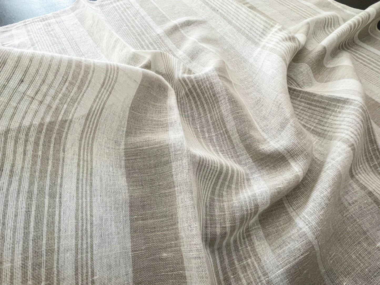 41 Berkbox68 27"x27" Scalamandre Sheer White  Texture Solid