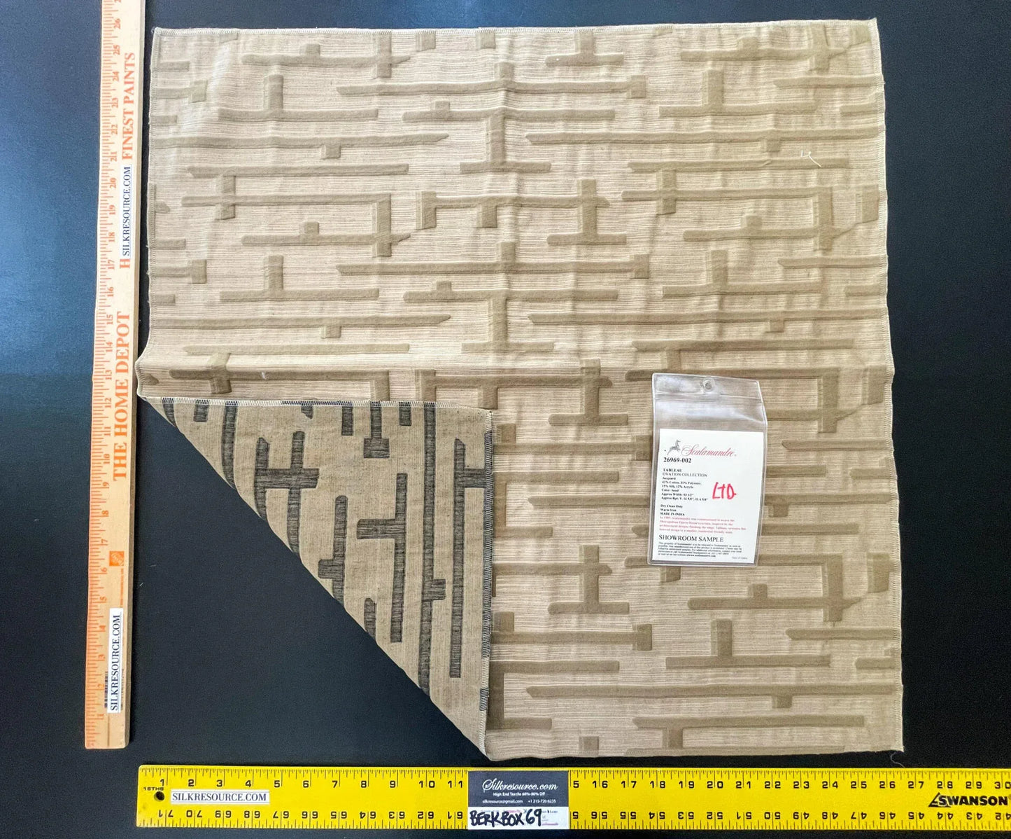 20 Berkbox69 27″x27″ Scalamandre TABLEAU Sand Beige Ovation Collection Jacquard Geometric Graphic