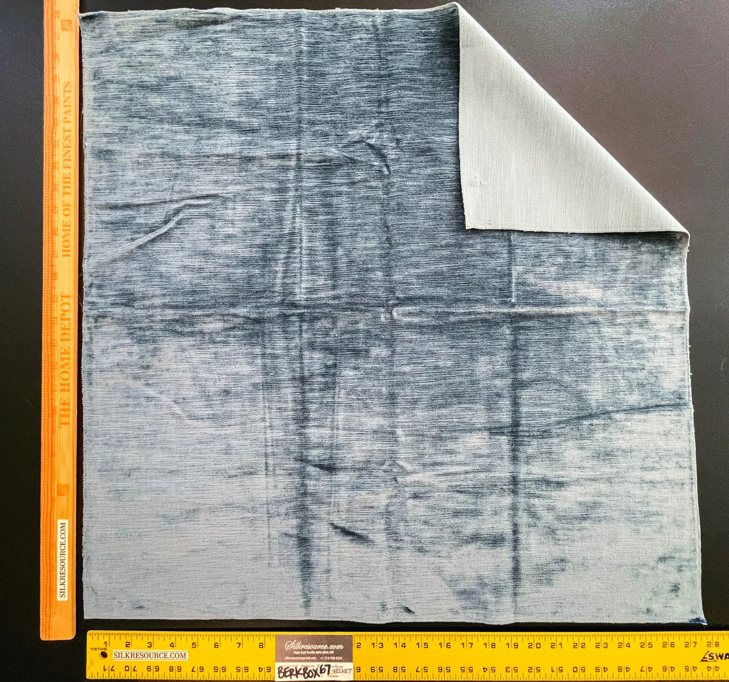 14 Berkbox67 28"x 28" Square Scalamandre Velvet Blue Plains Texture