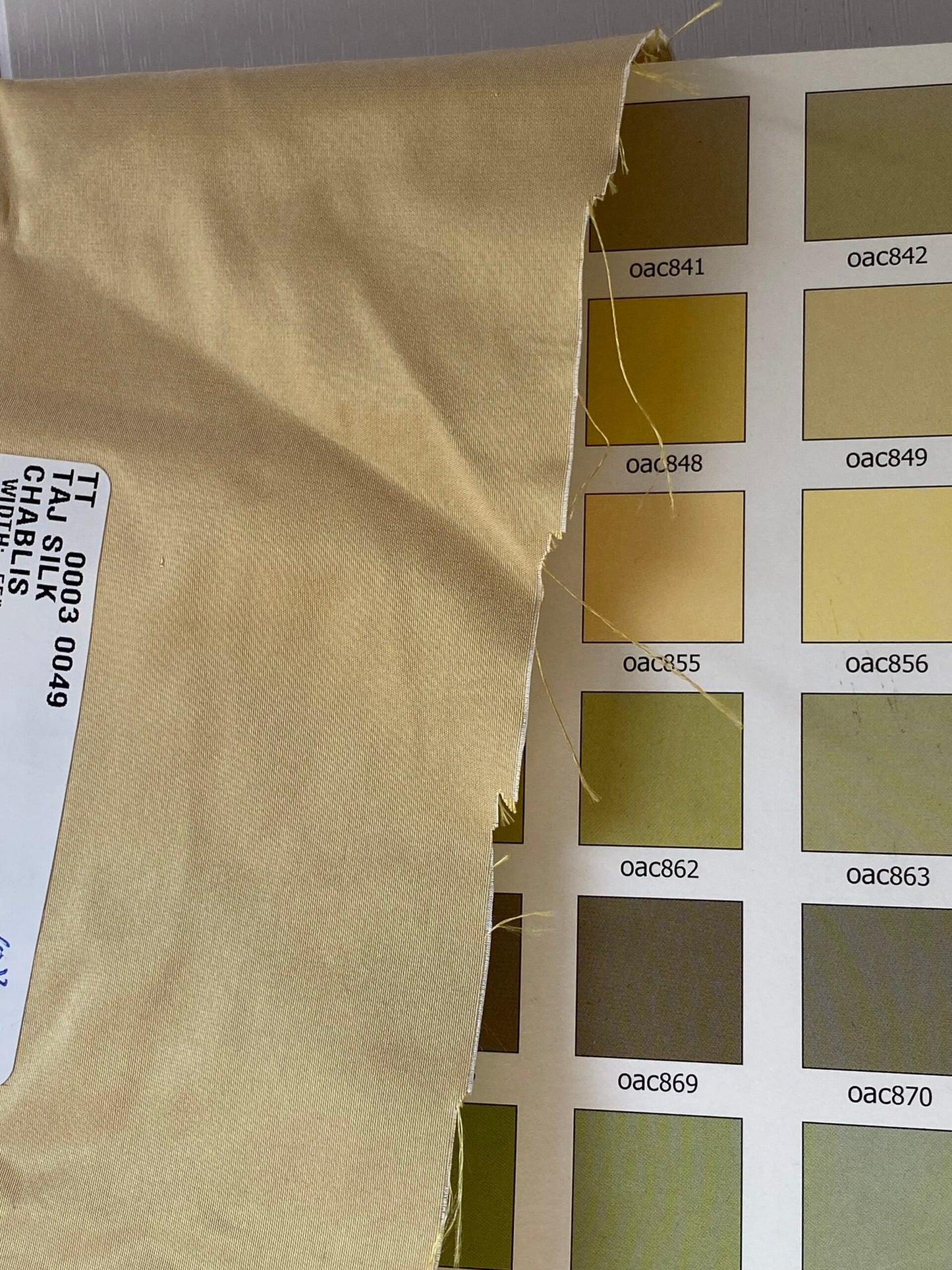 Scalamandre Taj Silk Chablis Plain Solid Gold Silk Taffeta Butter Yellow w Frost MSRP USD 200+/y