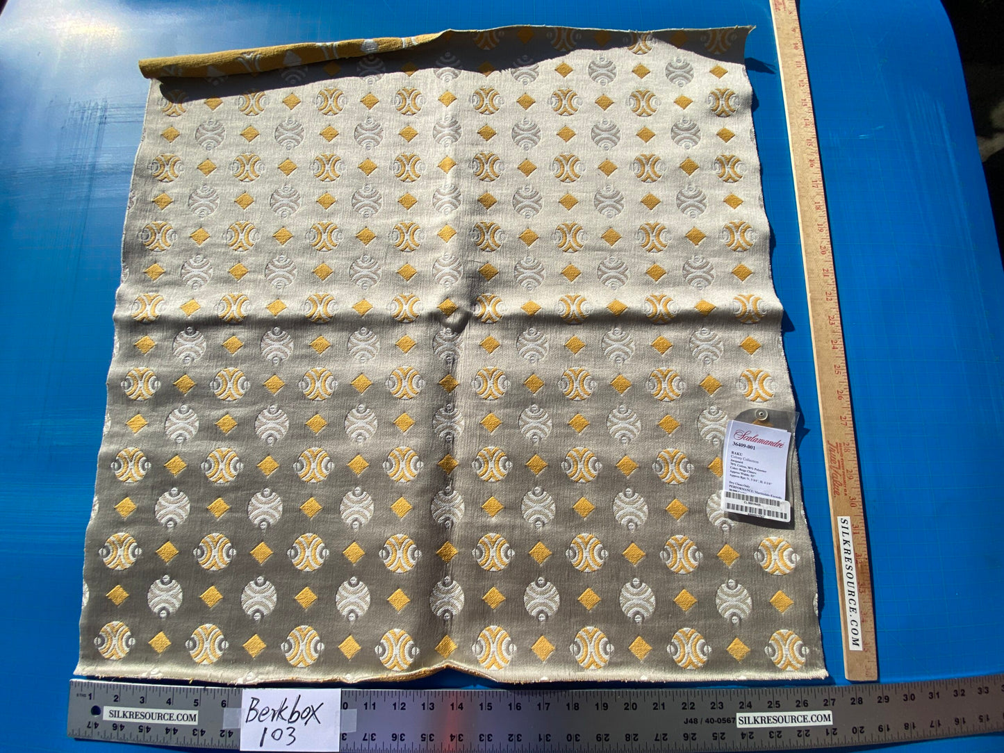 27 Berkbox103 Square Scalamandre Colony Collection Raku Beige Chiaro Geometric Small Scale