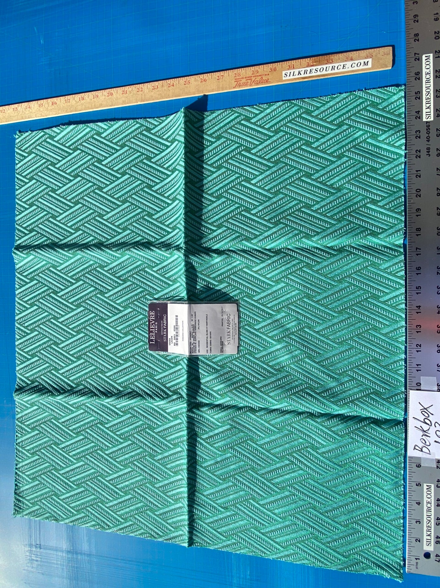 32 Berkbox103 Square Scalamandre Lelievre Paris Vacoa Lagon Green Diamond Ogee Viscose MSRP USD354/y