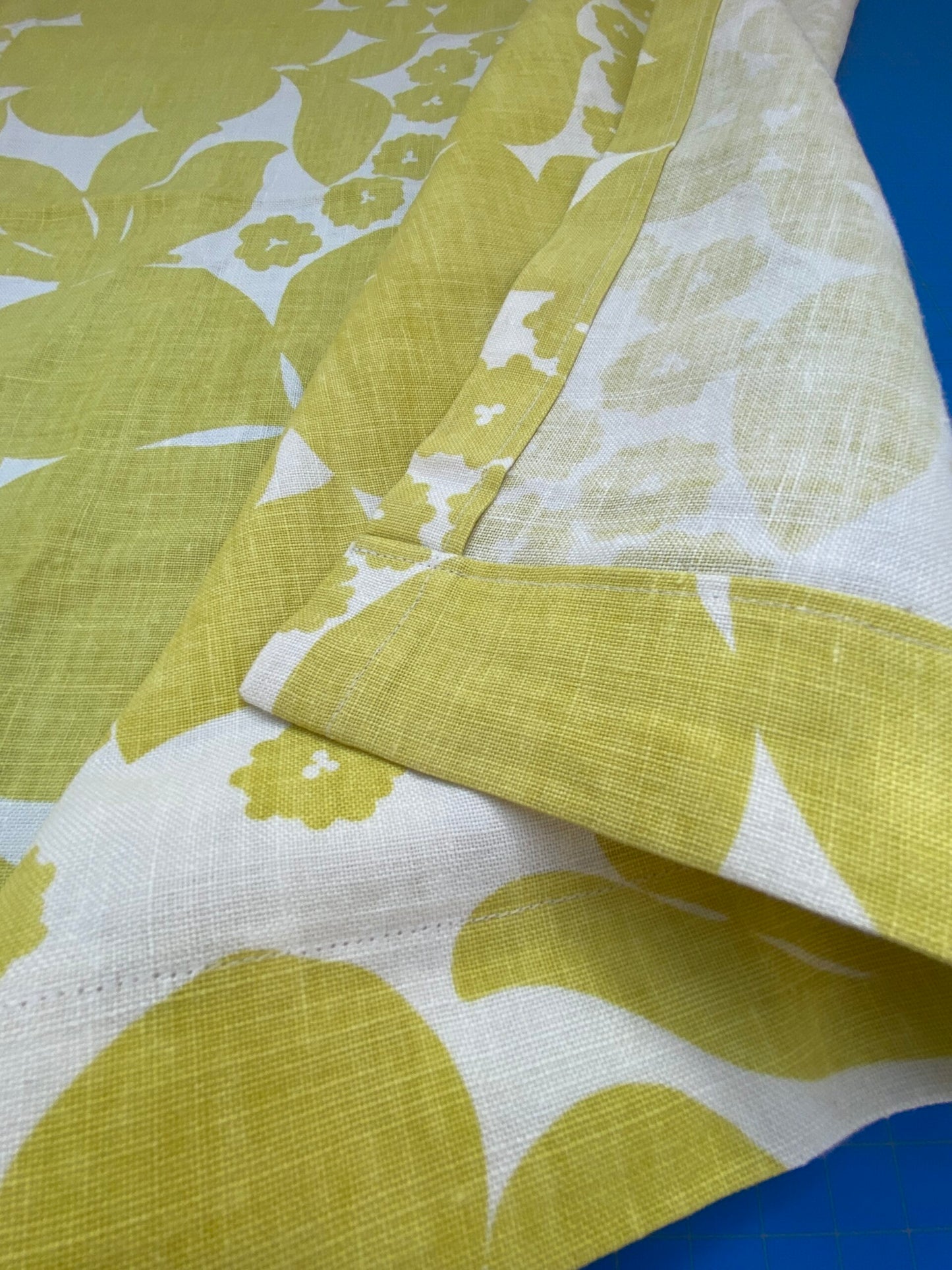 11 BerkBox94 Raoul Textile Line Hand Print Made in US Botanical Floral White Yellow 32" x 30"W MSRP $300+/y