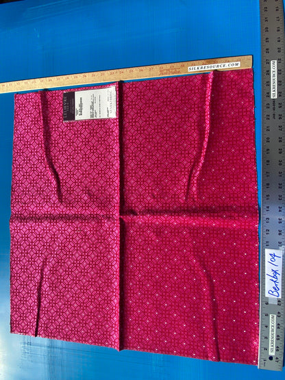 22 Berkbox104 Square Scalamandre Lelievre Paris Palanquin Fraise Pink Small Scale Texture