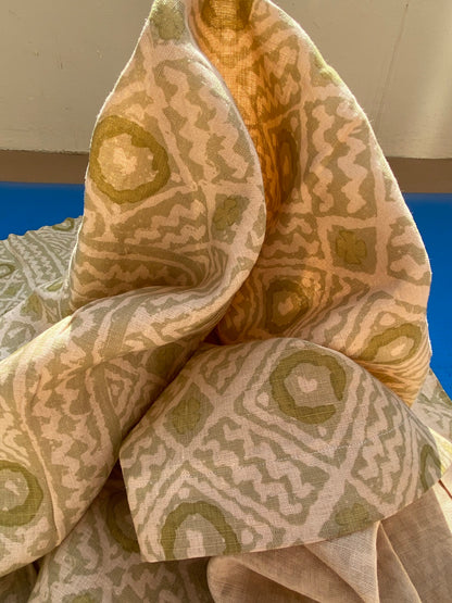 18 BerkBox94 Raoul Textile Line Hand Print Made in US Mali Green White Art Deco Ikat Dots Diamond 1.6YD MSRP $300+/y