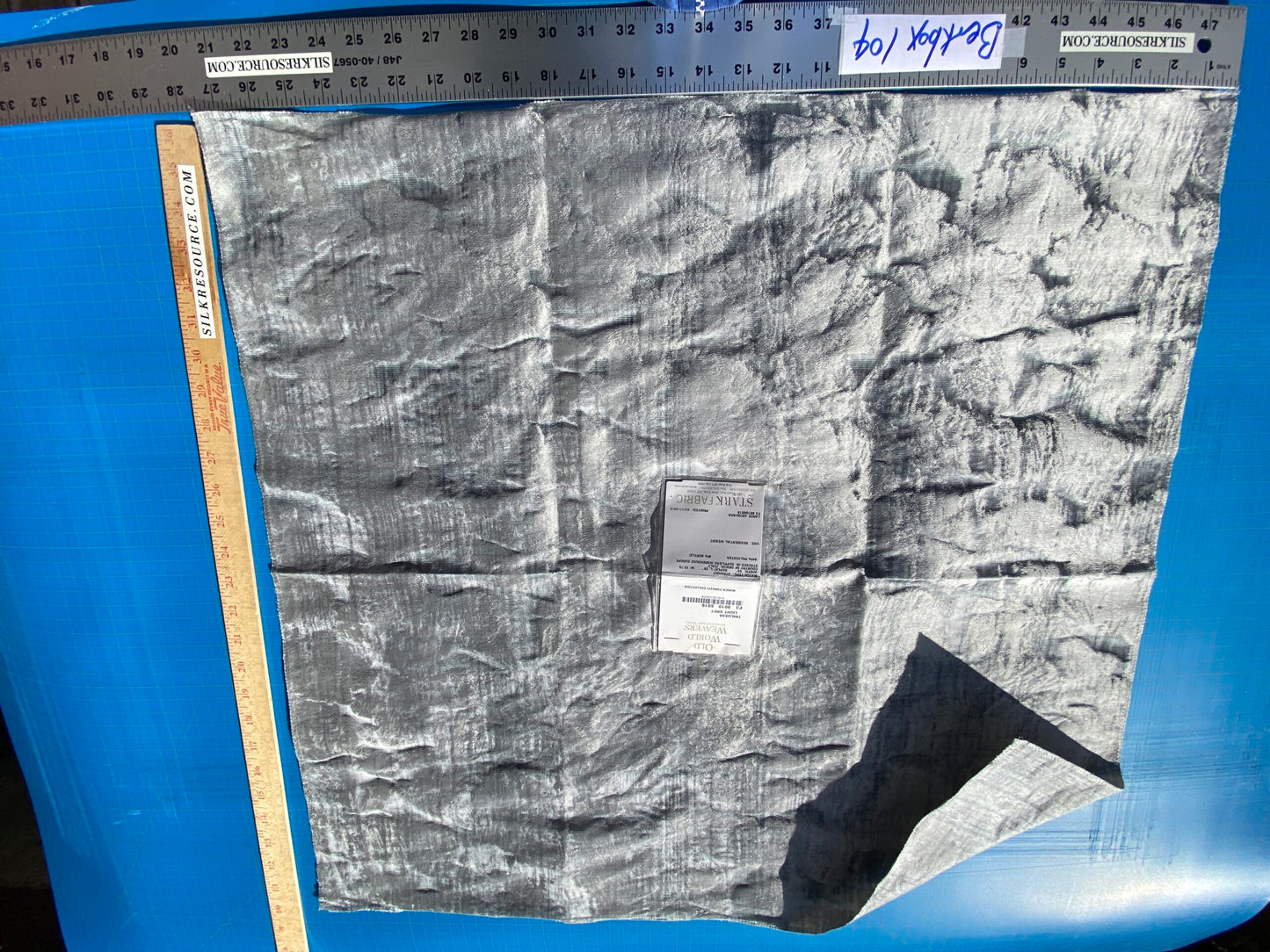 34 Berkbox104 Square Scalamandre Old World Weavers Trilussa Light Grey Abstract Jacquard