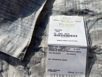 35 Berkbox104 Square Scalamandre Old World Weavers Trilussa Dove Gray Abstract Jacquard
