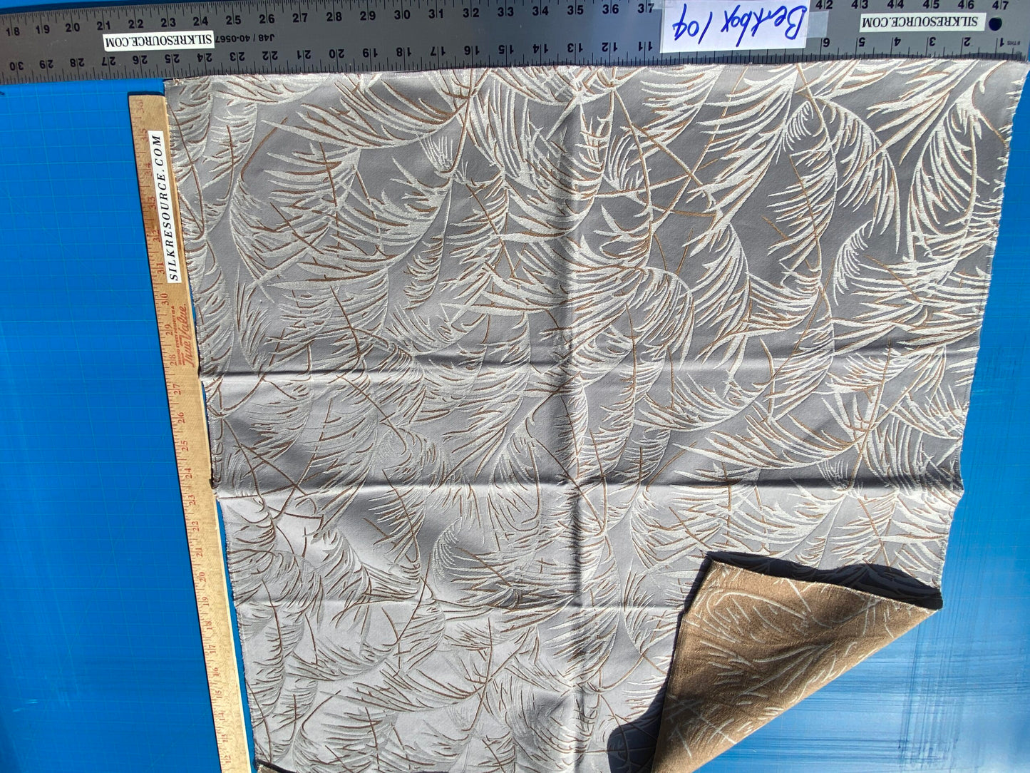 41 Berkbox104 Square Scalamandre Lelievre Paris Graminae Gray White Tropical Jacquard Woven