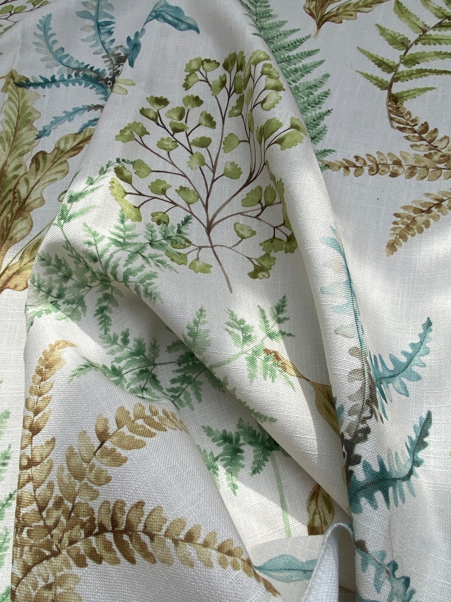 4 BerkBox95 Printed Fabrics by Old World Weavers 2.4Y Wethersfield Fern Spring Tropical White Green Blue