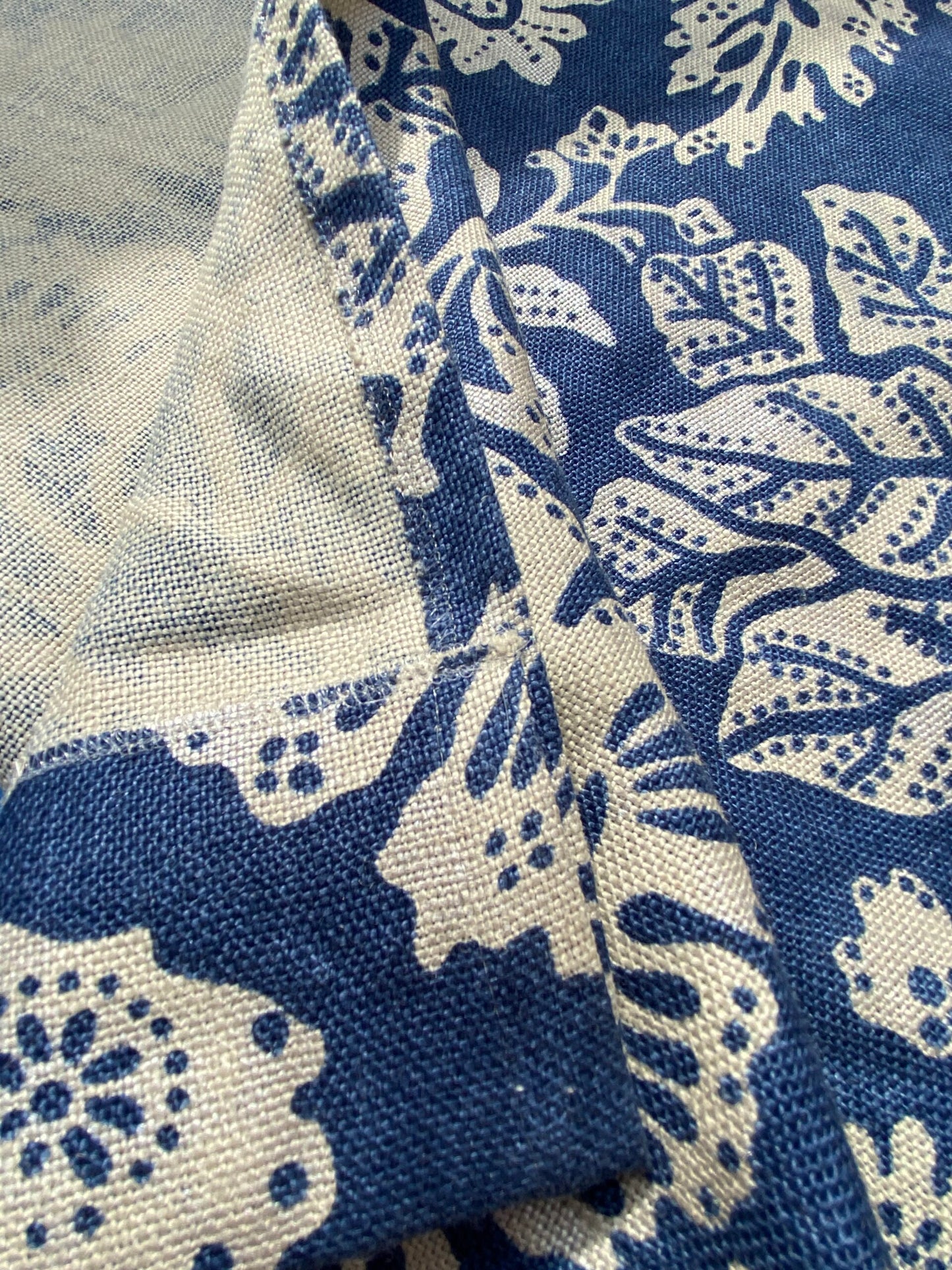 6 BerkBox95 Printed Fabrics by Scalamandre Calais Linen Print Coral Blue White Pomegranate Foliage  MSRP USD300+/y