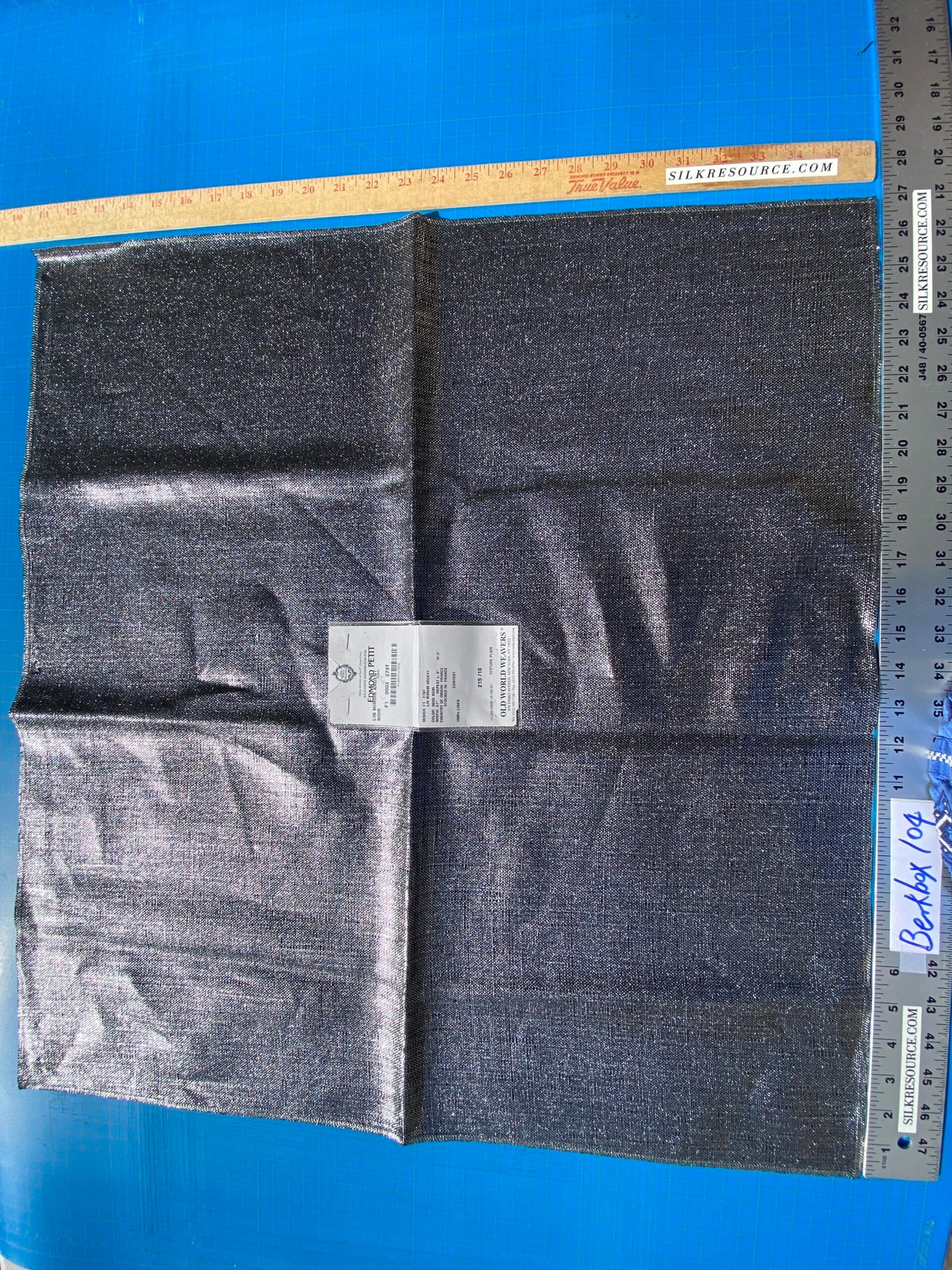 51 Berkbox104 Square Scalamandre Edmon Petit Lin Miroir Argent Noir Black Linen Beige Small Scale Texture MSRP USD 232/y