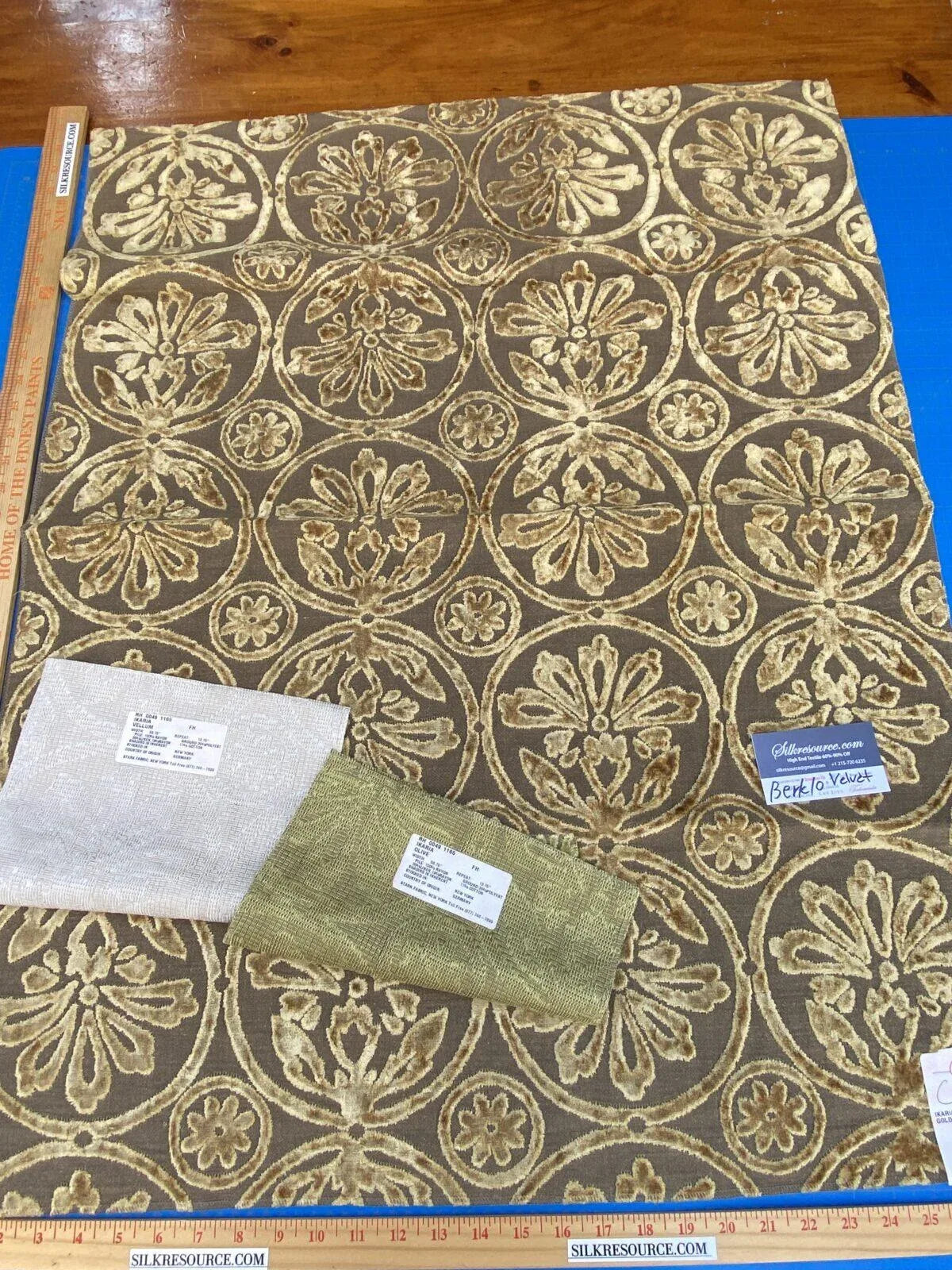 4c Berkbox10 Length Scalamandre Velvet 26x34 Inches Ikaria Gold