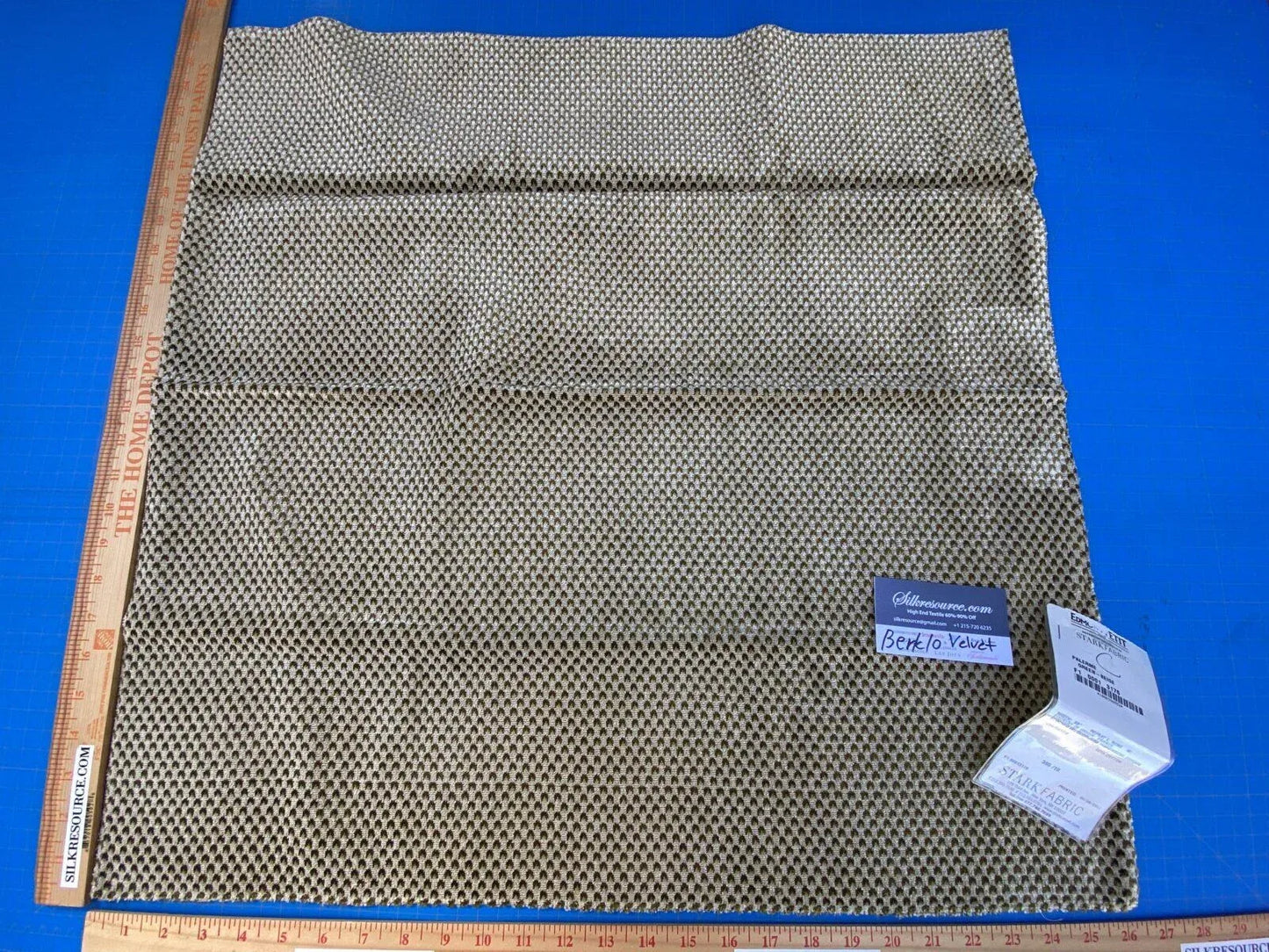 9c Berkbox10 Length Scalamandre Velvet Palerme Green - Beige