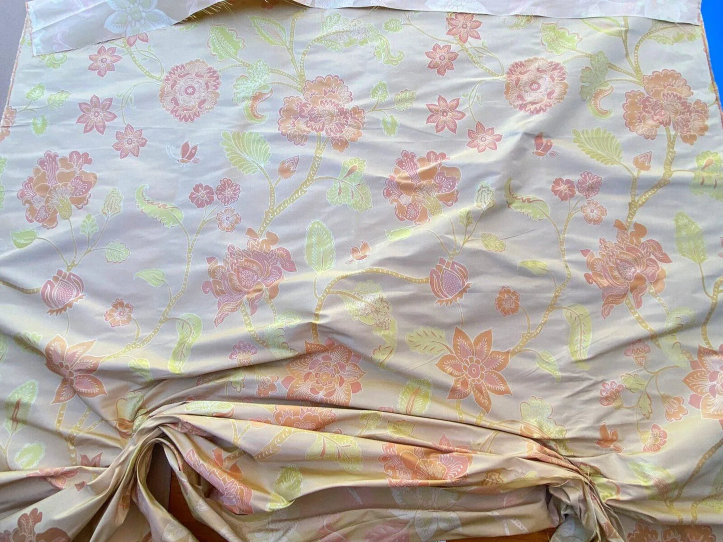 Vervain Fabricut 100% Silk Isidora Romantic Damask In Melon Pink Sparkling MSRP USD 214/Y Orange Green On Warm Gold