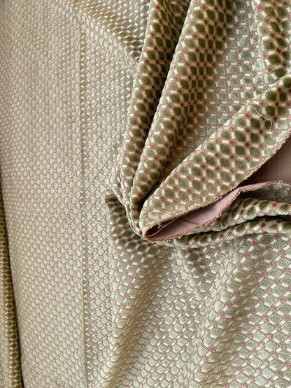 4 Berkbox96 Length Jacquard Green Red Dot Diamond Small Scale 1.4y MSRP USD300+/y