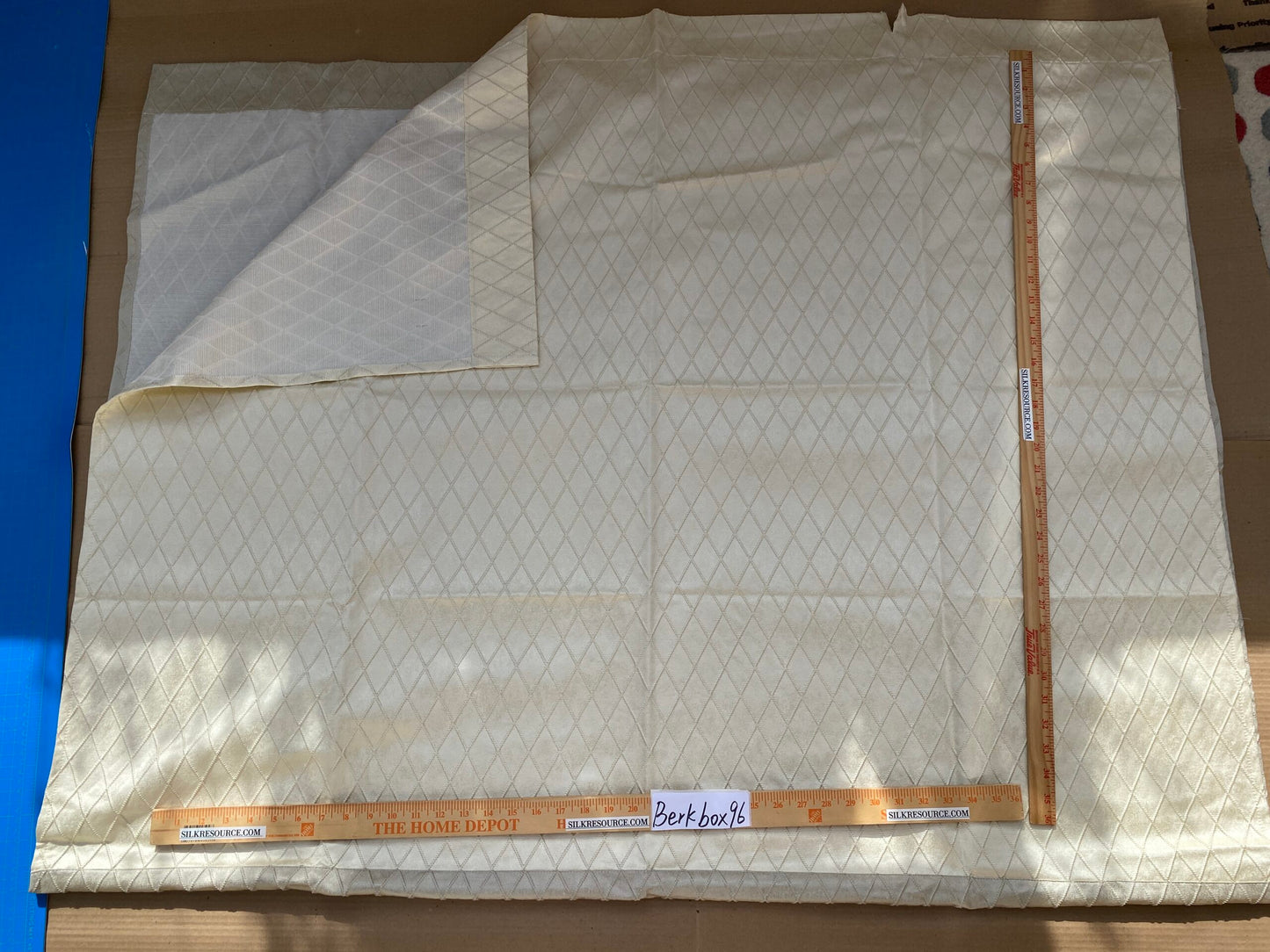 5 Berkbox96 Length Thick Diamond White and Brown MSRP USD300+/y