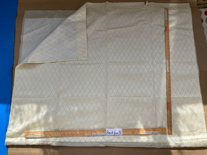 5 Berkbox96 Length Thick Diamond White and Brown MSRP USD300+/y