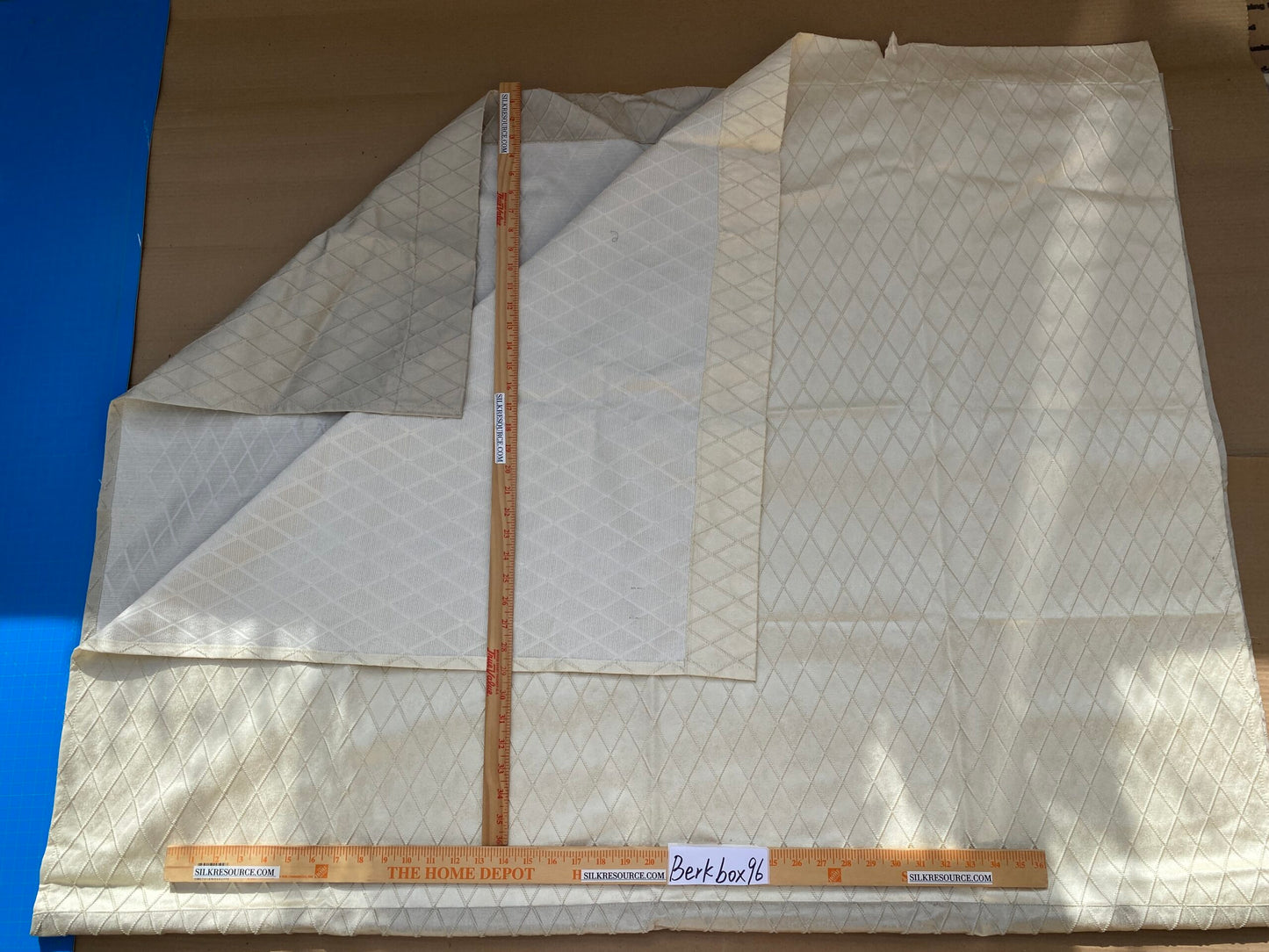 5 Berkbox96 Length Thick Diamond White and Brown MSRP USD300+/y