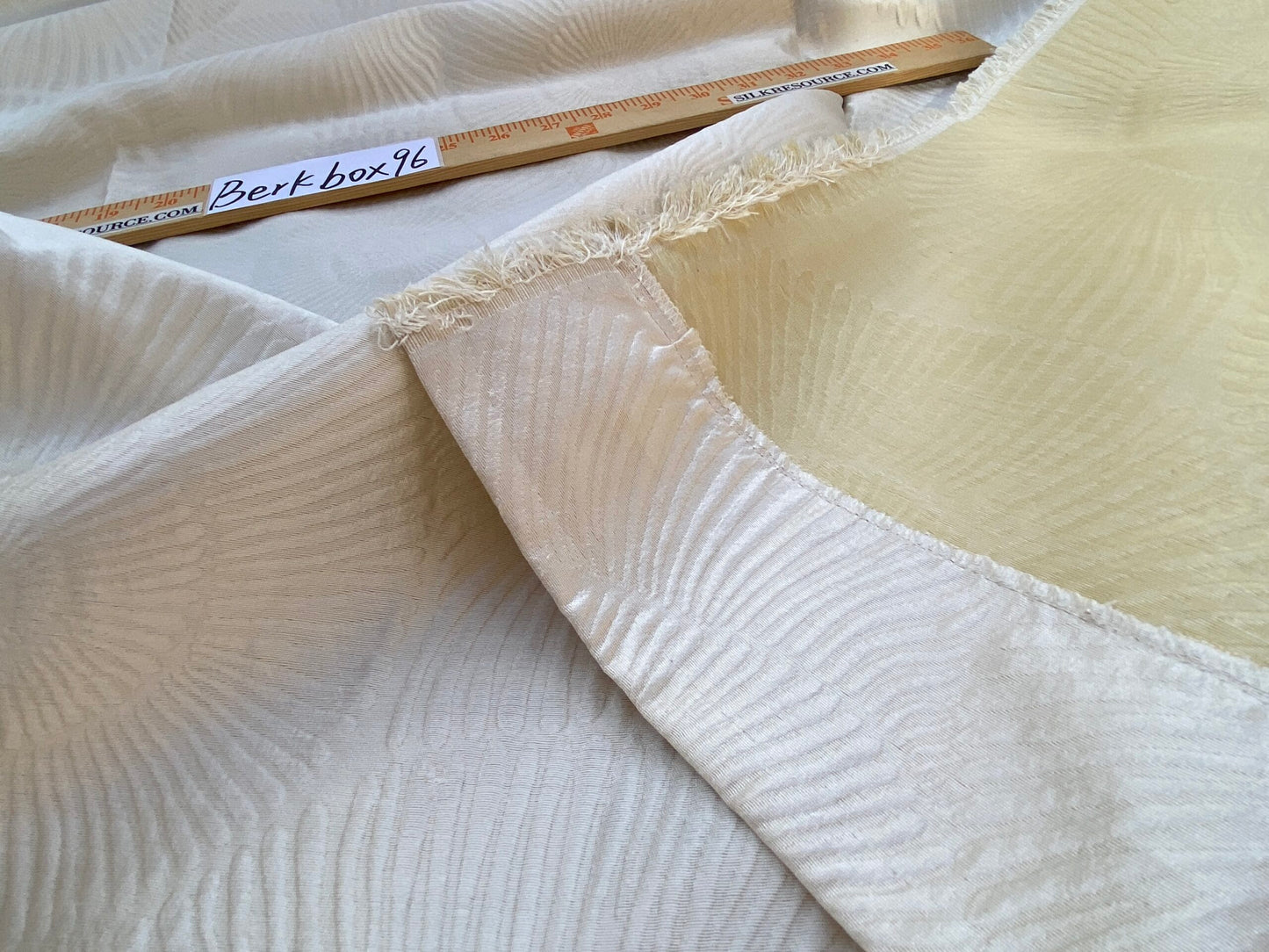 6 Berkbox96 Length Scalamandre Nautilo Eggshell 1.4yd White 1.5y Blue  Jacquard, Bird , Animal/ocean MSRP USD 302/y