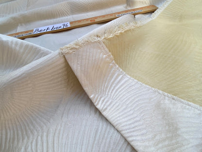 6 Berkbox96 Length Scalamandre Nautilo Eggshell 1.4yd White 1.5y Blue  Jacquard, Bird , Animal/ocean MSRP USD 302/y