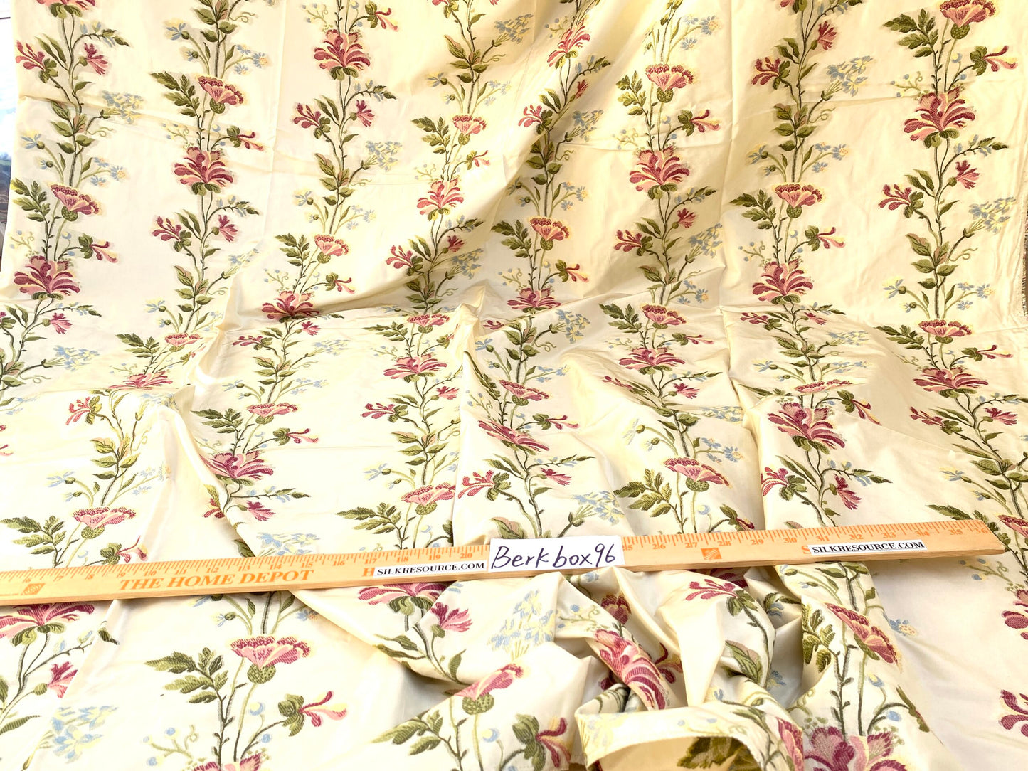 7 Berkbox96 Length 2.4Yards Scalamandre Carlotta Vine Tourmaline &amp; Ivory MSRP USD 400+/yard