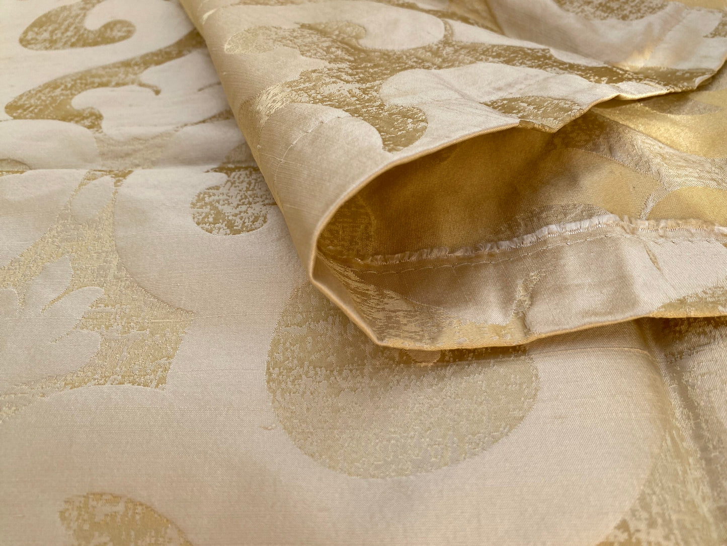 11 Berkbox96 Length Jacquards by Grey Watkins Alphonso Beige Silk Damask MSRP USD 228/y