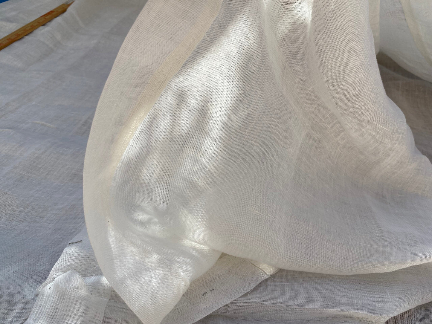 15 Berkbox96 Length Plains Textures by Houles Paris Tissu Gaya Coloris Sheer White Solid MSRP USD200+/y