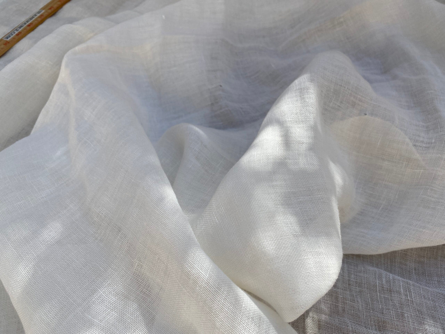 15 Berkbox96 Length Plains Textures by Houles Paris Tissu Gaya Coloris Sheer White Solid MSRP USD200+/y