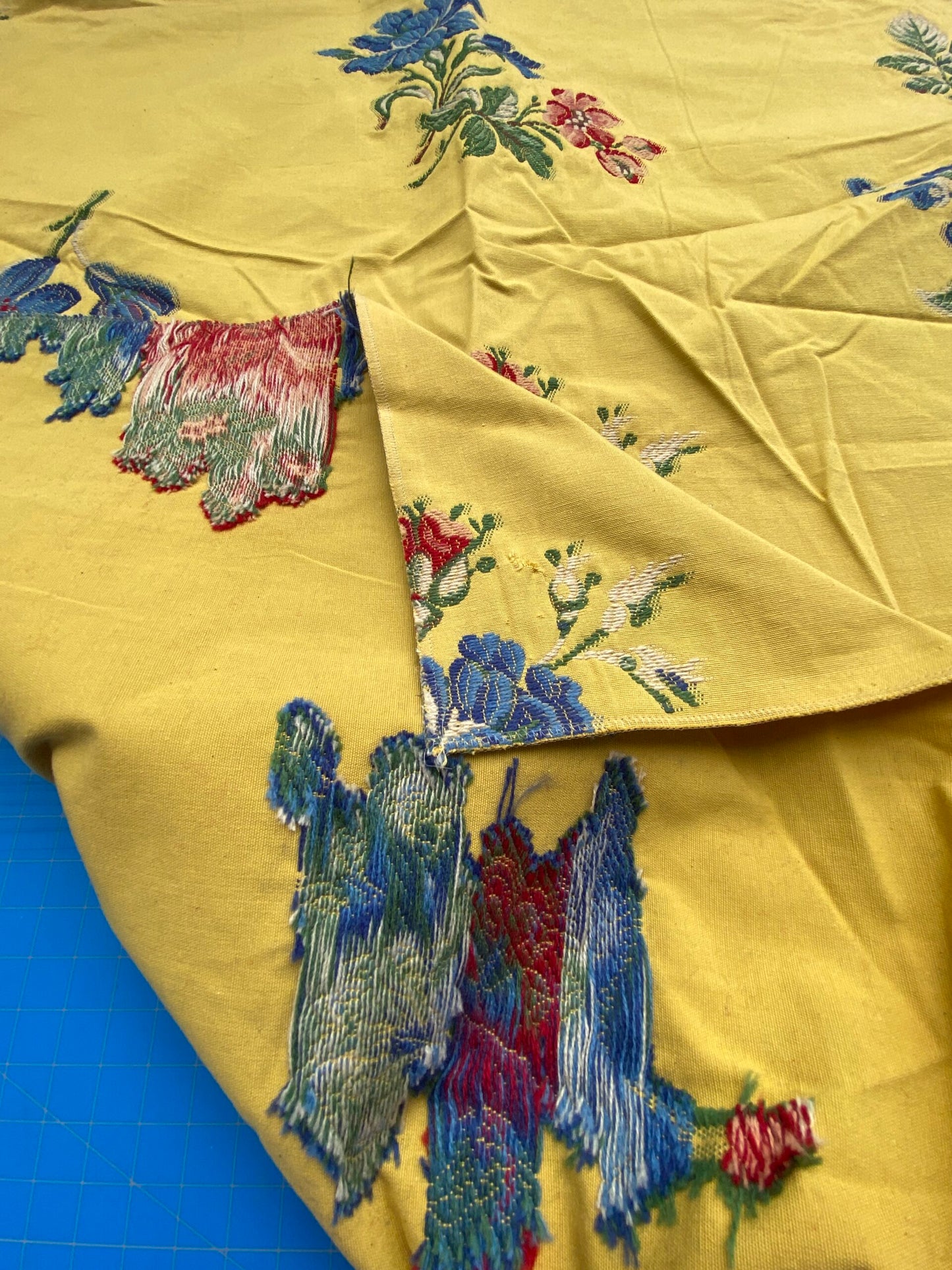 38 Berkbox99 Square Jacquard by Scalamandre Floral Botanical Yellow Blue Green MSRP USD300/y