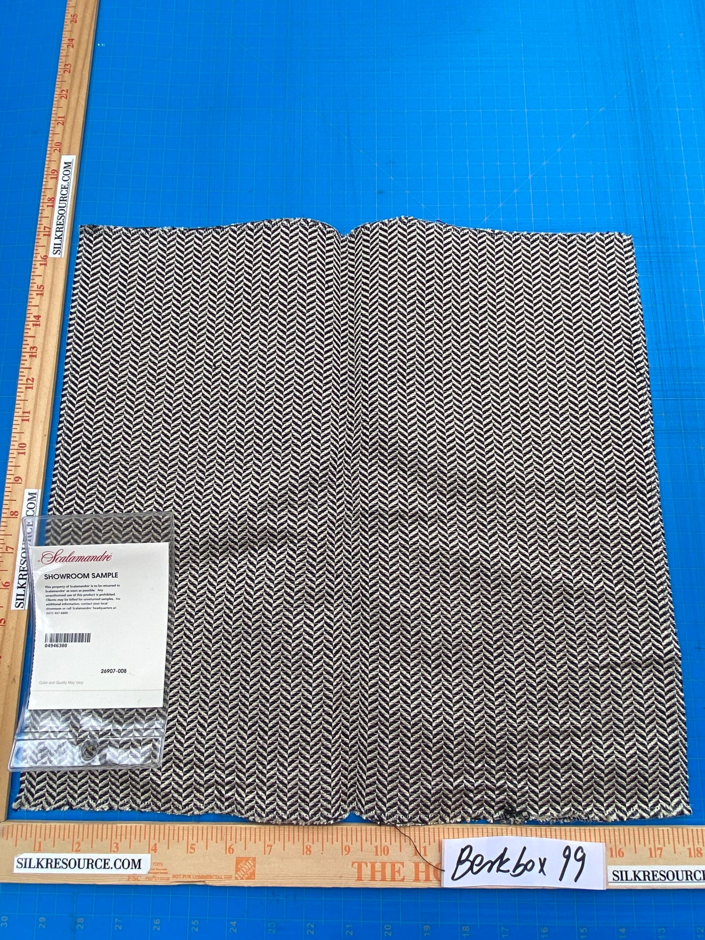 43 Berkbox99 Square Jacquard by Scalamandre Herringbone Di Lusso Black White Linen Silk MSRP USD478/y